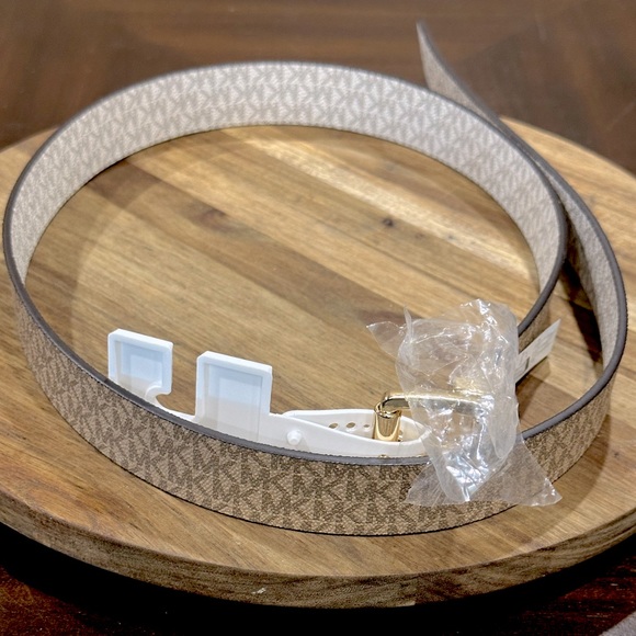 Michael Kors - Women's XL Reversible MK  Tan/White/ Leather Belt - Picture 9 of 14